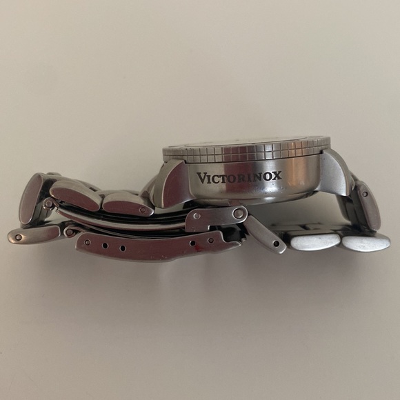 Swiss Army Victorinox Stainless Steel V7-15 Chrono S. Unisex Watch - Picture 4 of 6